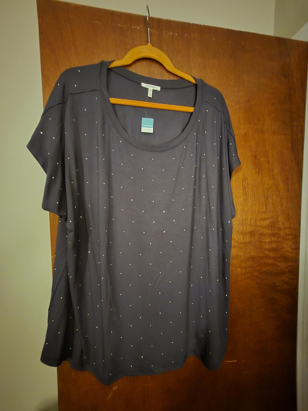 Maurices Dark Gray Short Sleeve Scoop Neck Tee with Tiny Studs